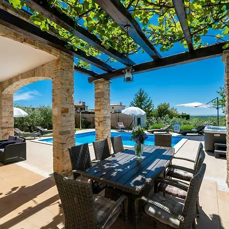 Ferienhaus Ruk Barat (Porec)